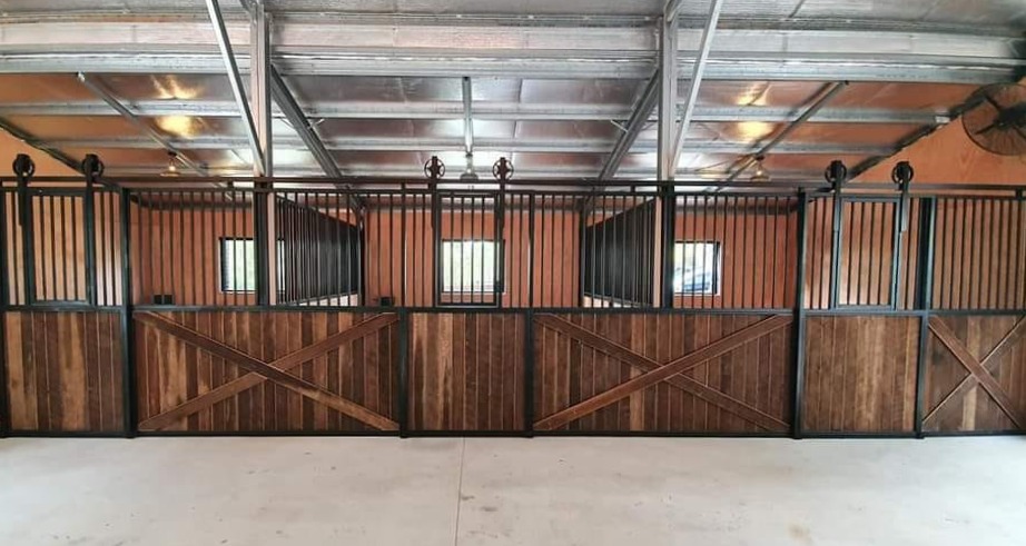 Bates Equine stable wall with equiprove sign